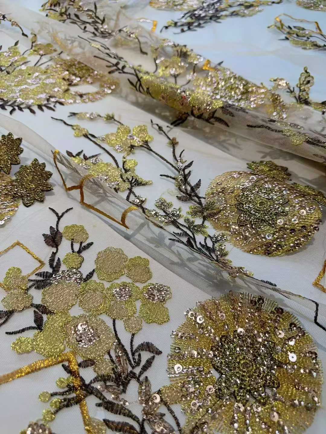 High Couture Crystal Irregular - Crystal Mesh Fabric のレビューと価格