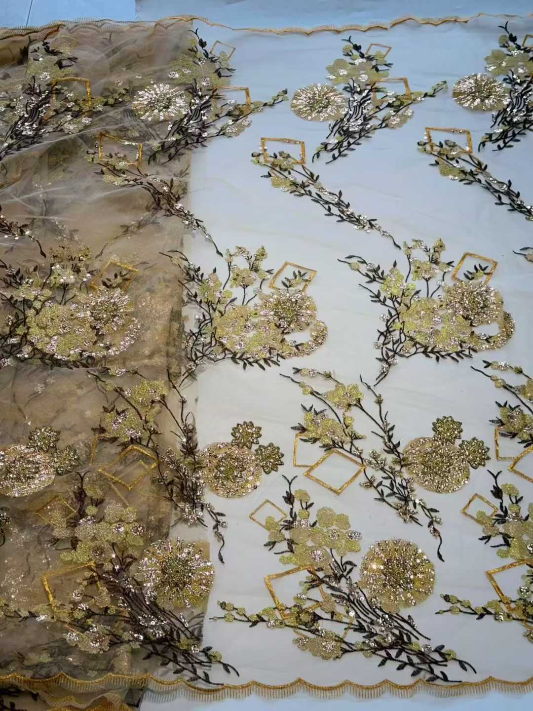 High Couture Crystal Irregular - Crystal Mesh Fabric のレビューと価格
