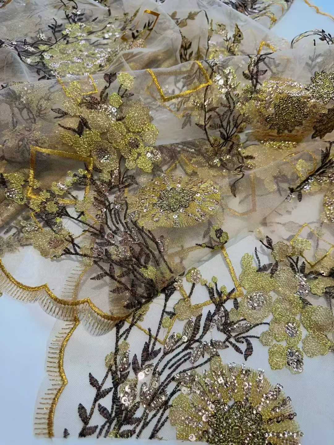 High Couture Crystal Irregular - Crystal Mesh Fabric のレビューと価格