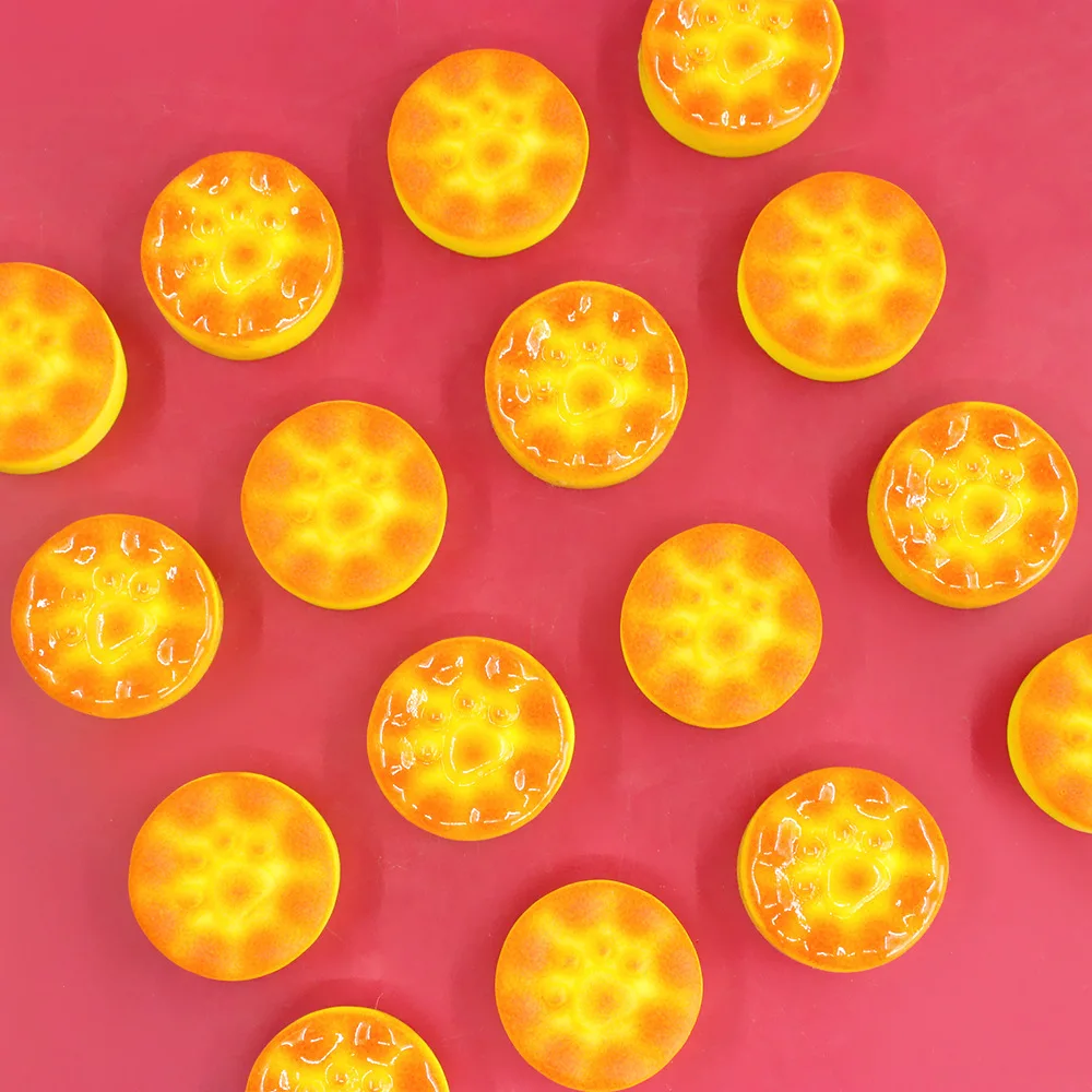 Kawaii Round Resin Mini Cat's  - Christmas Craft Embellishment のレビューと価格