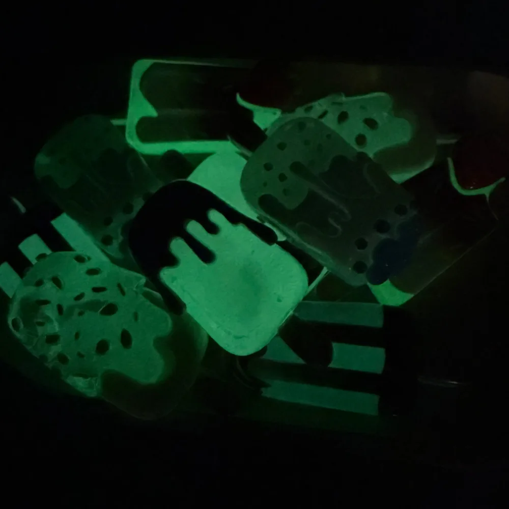 Resin Glow In Dark Transparent - Christmas Craft Embellishment のレビューと価格