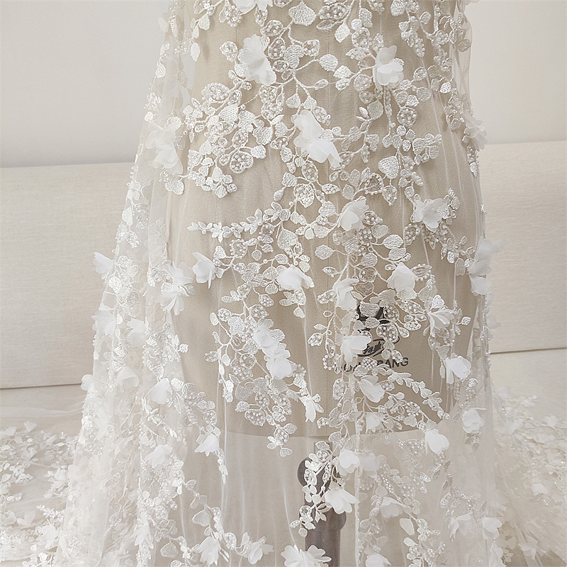 Ivory 3D Floral Hand Beaded La - Embellish Craft のレビューと価格