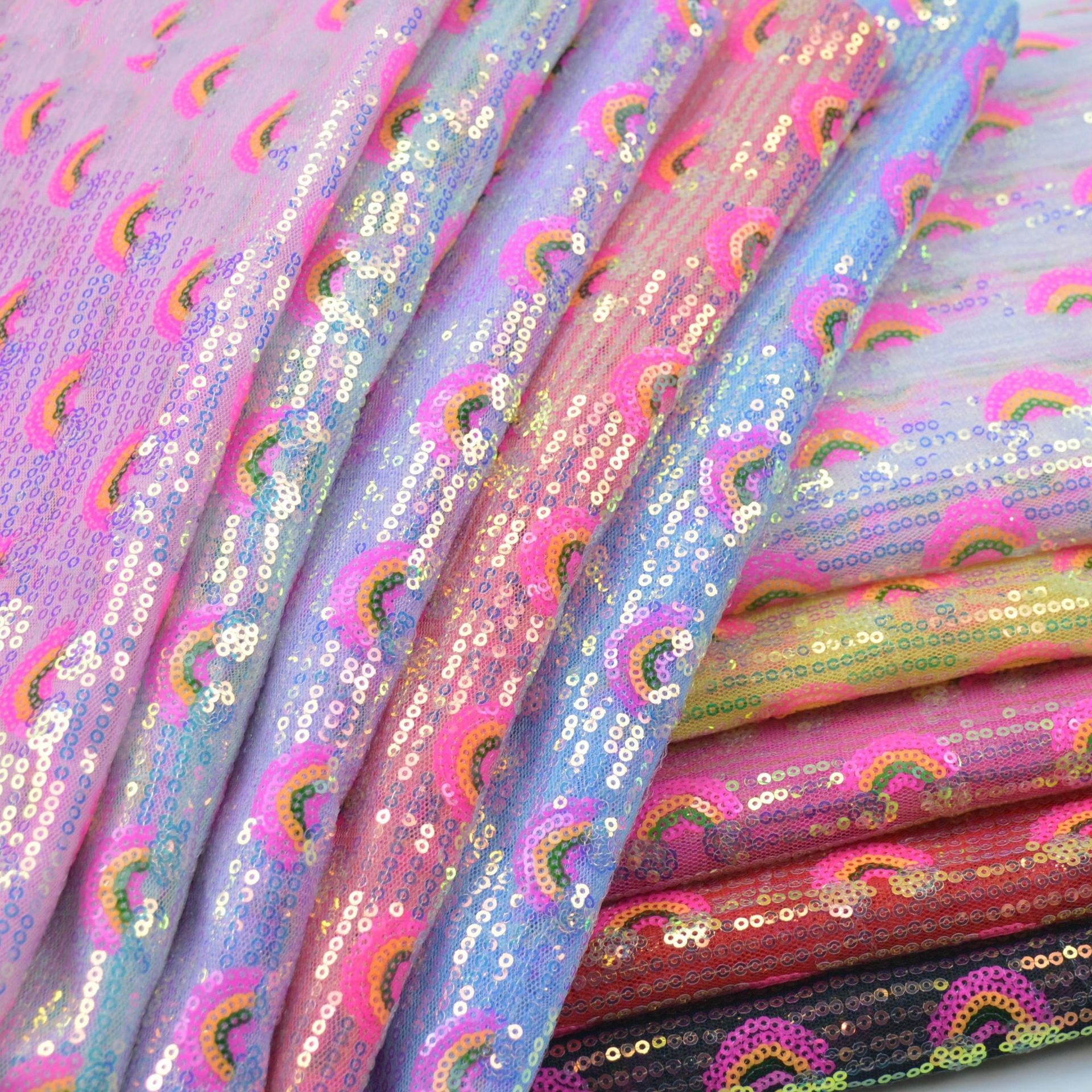 3mm Rainbow Sequin Glitter Fab - Sequin Fabric Panel のレビューと価格