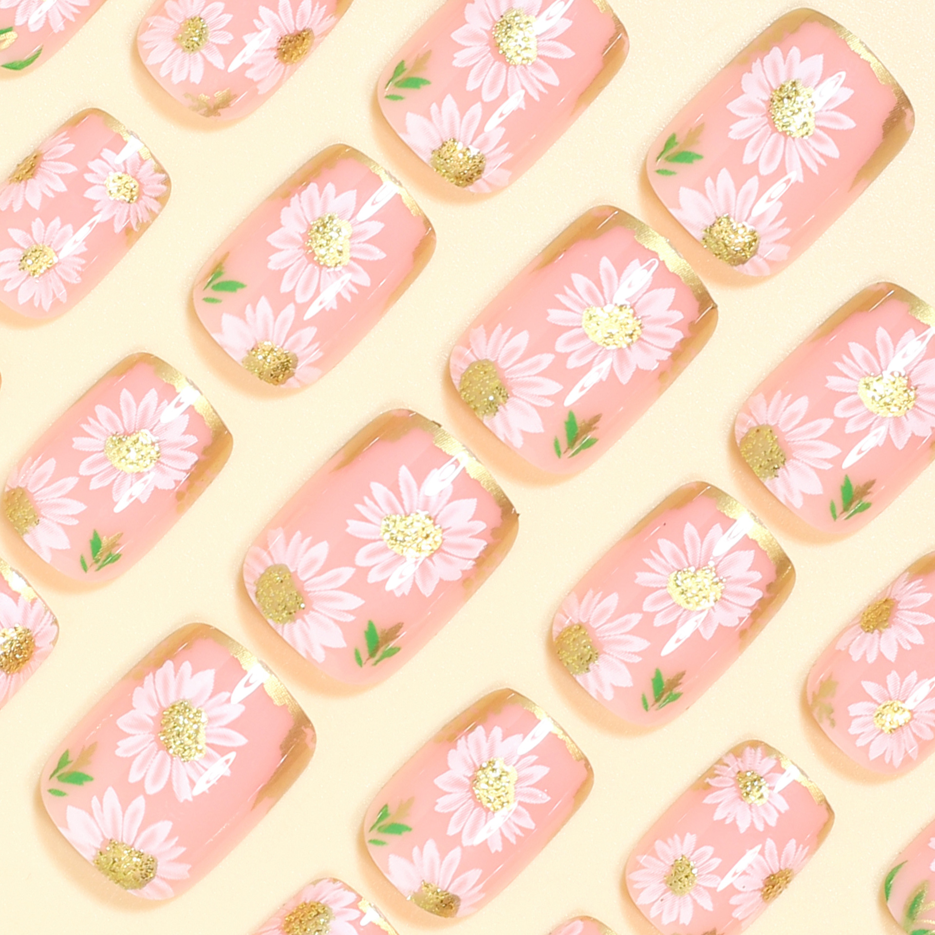 Short Square fake nails golden - Embroidery Embellishments のレビューと価格