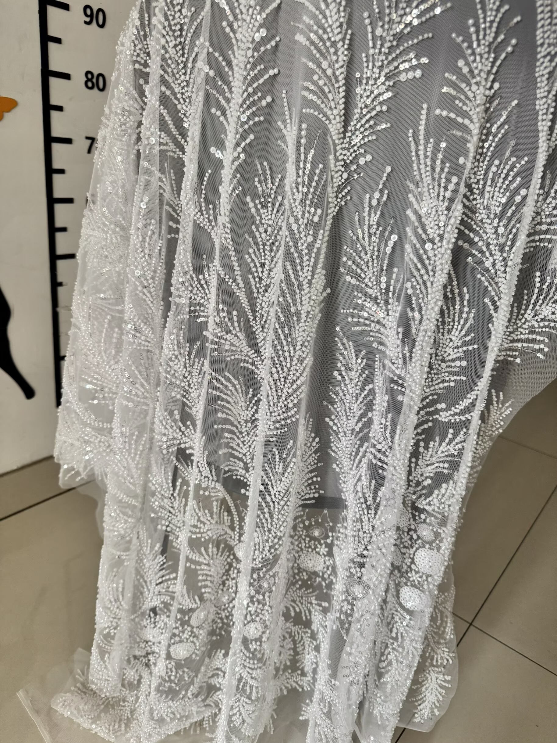 White Beaded Pearl Crystal Seq - Crystal Mesh Fabric のレビューと価格