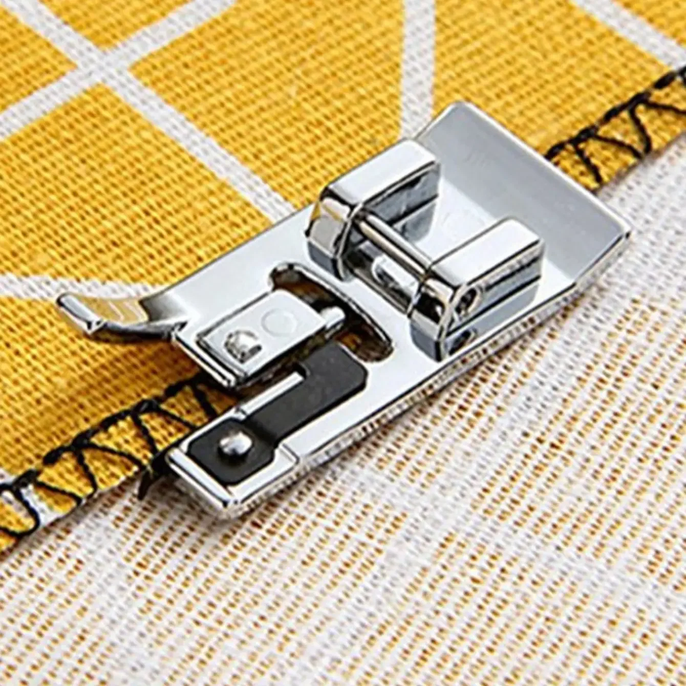 Overlock Overcast Sewing Machi - Pom Pom Maker Tool のレビューと価格