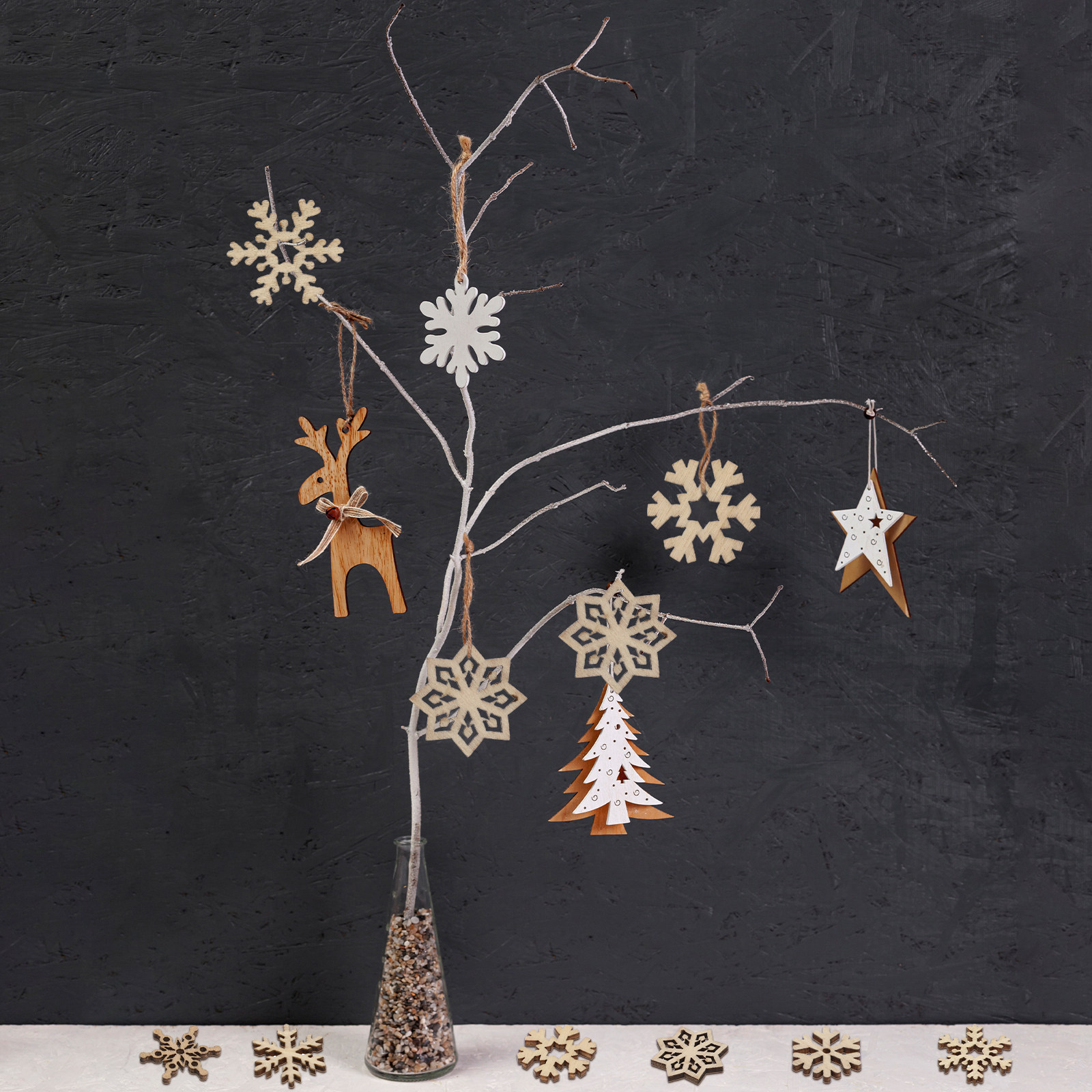 50Pcs Wooden Snowflake Cutouts - Christmas Craft Embellishment のレビューと価格